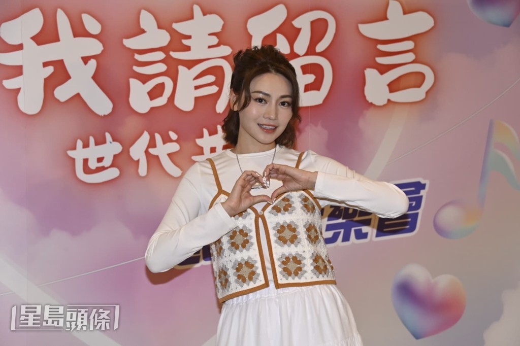 歌手出道的關嘉敏坦言,一直以來也想做回歌手。 歌手出道的關嘉敏坦言,一直以來也想做回歌手。