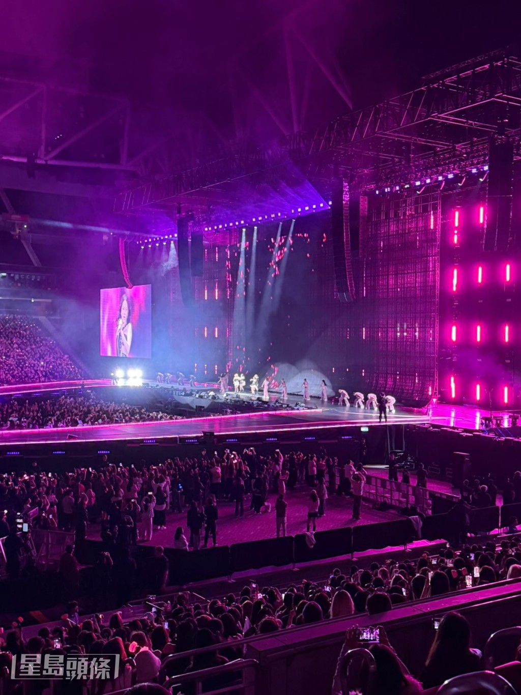 全場坐無虛席。