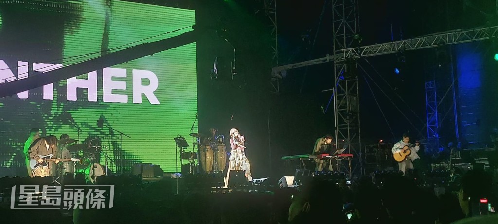 所以陳蕾想將首歌送給對方。