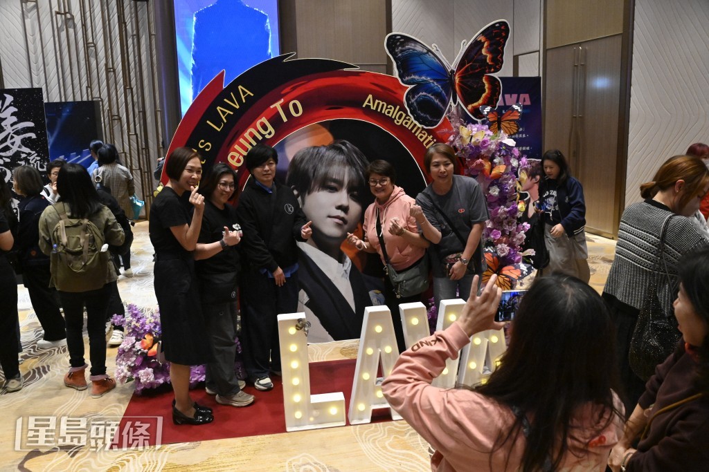 「姜糖」忙於打卡。