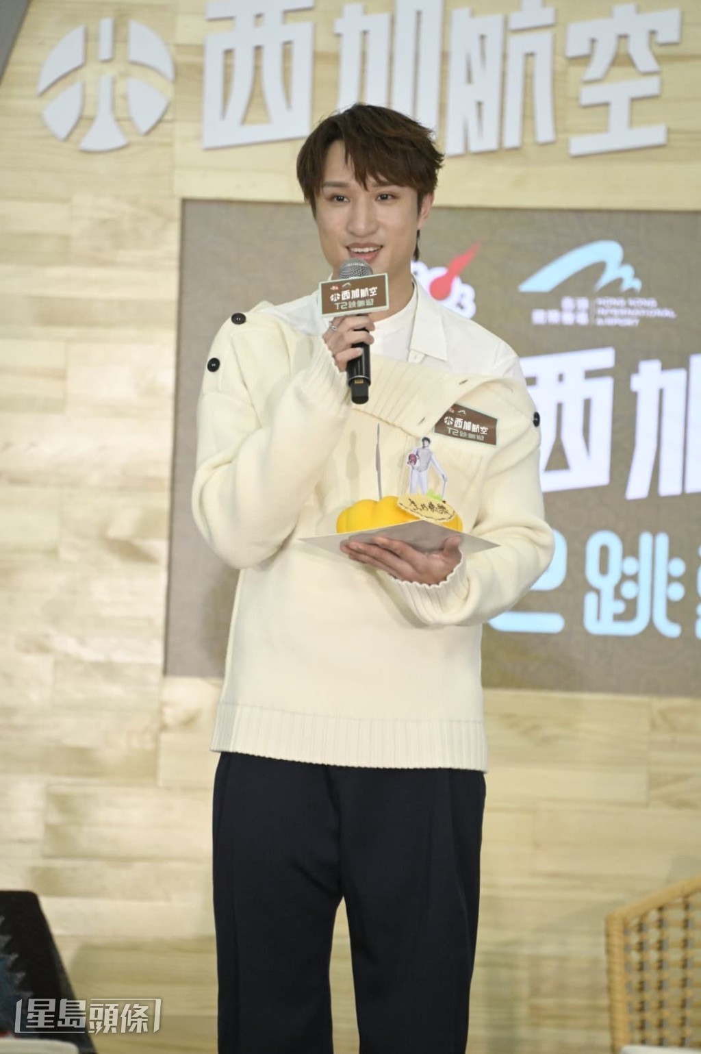 對於生日願望,Ryan表示希望新歌《你是來搗亂的》受歡迎反應好。 對於生日願望,Ryan表示希望新歌《你是來搗亂的》受歡迎反應好。