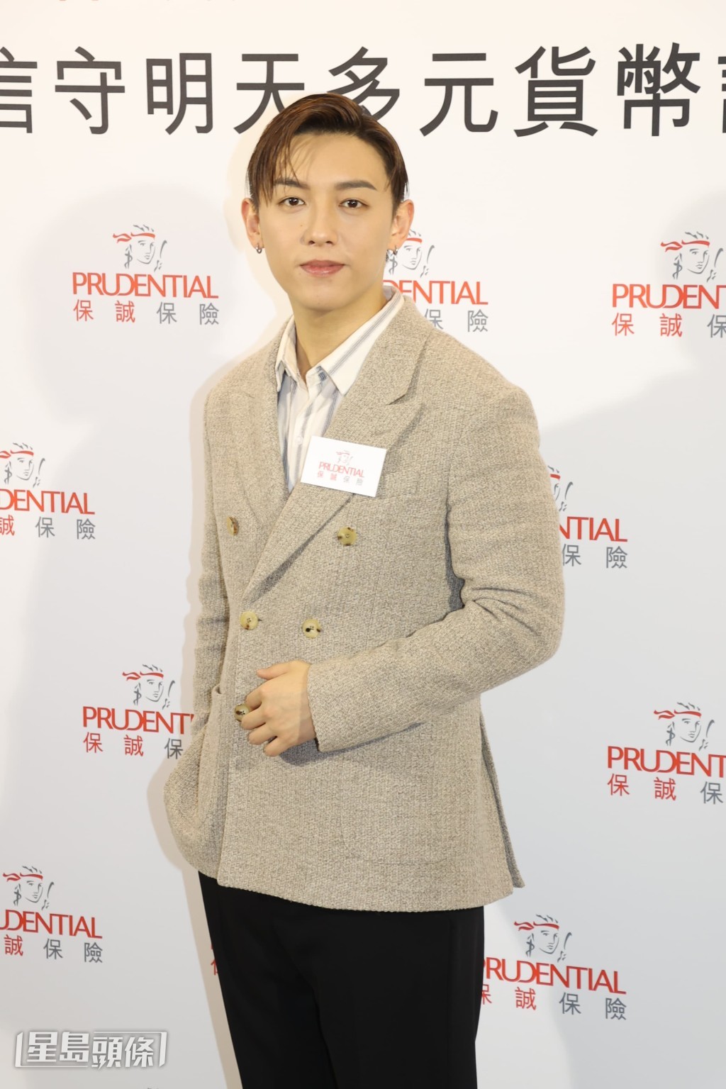 對於結婚和生仔計劃,他希望40歲可實踐。 對於結婚和生仔計劃,他希望40歲可實踐。