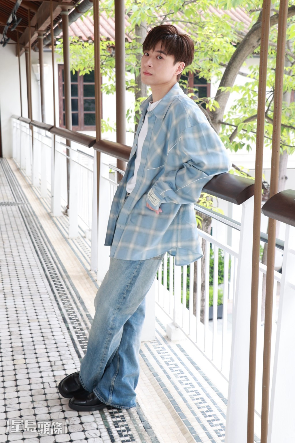 Frankie參加《全民造星》前早已成為舞者多年,然而兩首單曲均未將音樂與其最為擅長的舞蹈結合。 Frankie參加《全民造星》前早已成為舞者多年,然而兩首單曲均未將音樂與其最為擅長的舞蹈結合。