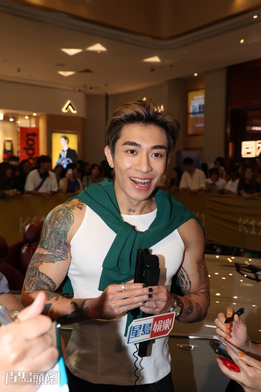 他指出衣服是為興趣,最重要是自己可以著,當然也想賺到錢。 他指出衣服是為興趣,最重要是自己可以著,當然也想賺到錢。