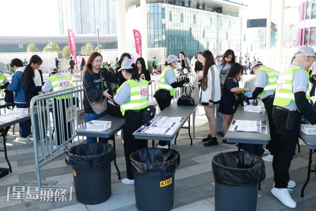 入場檢查。 入場檢查。