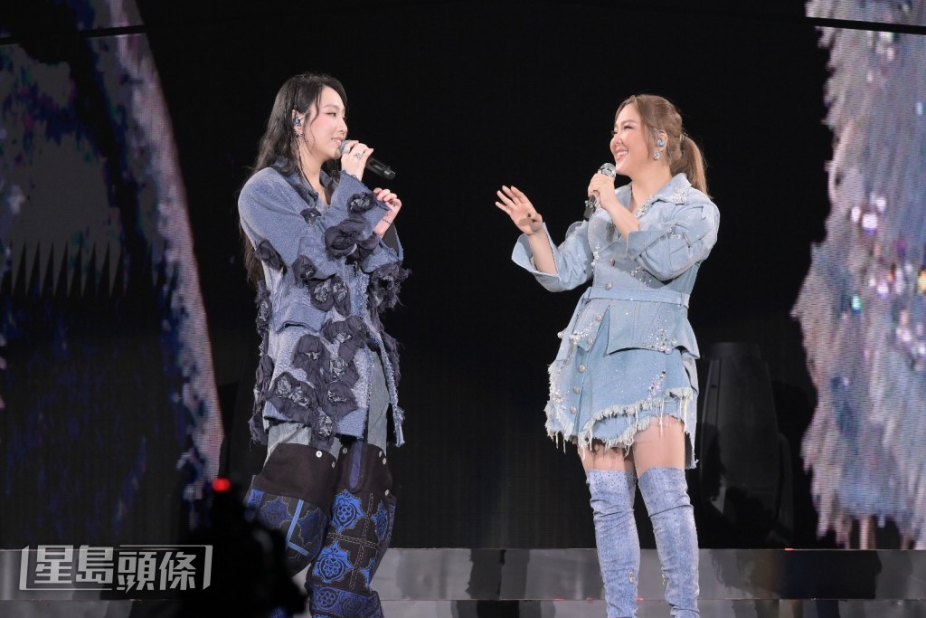 唱畢後Gigi說：「Janice老師！」