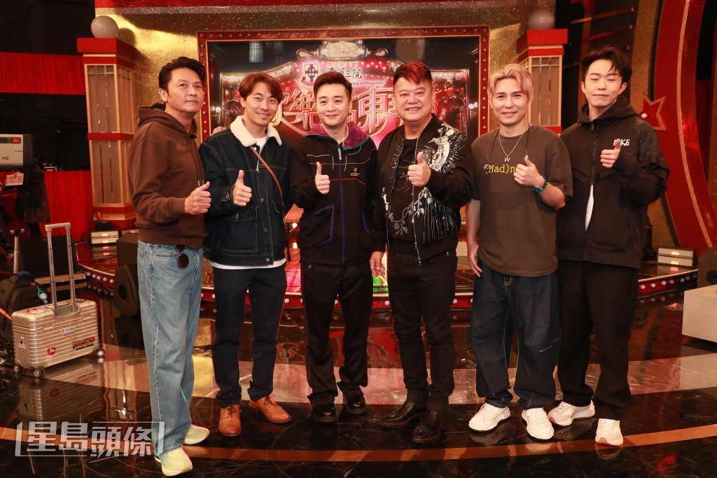 陳百祥與《中年好聲音》黃劍文、譚輝智等一齊綵排。 陳百祥與《中年好聲音》黃劍文、譚輝智等一齊綵排。