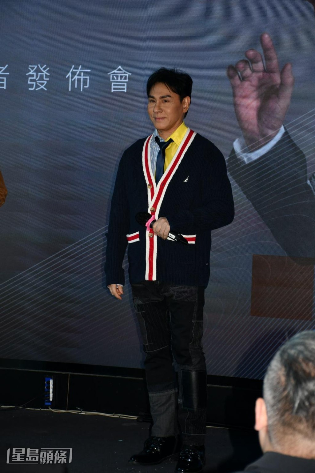 由於有太多歌要唱，所以他決定這個演唱會不唱別人的歌。