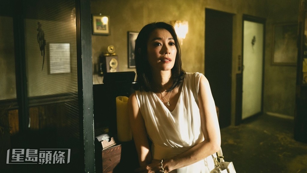 剧集昨晚迎来大结局，张新悦（Nicola）饰演的Elaine，一个令“市井酒吧”老板雄哥（朱栢谦饰）多年来念念不忘的女神惊喜现身。