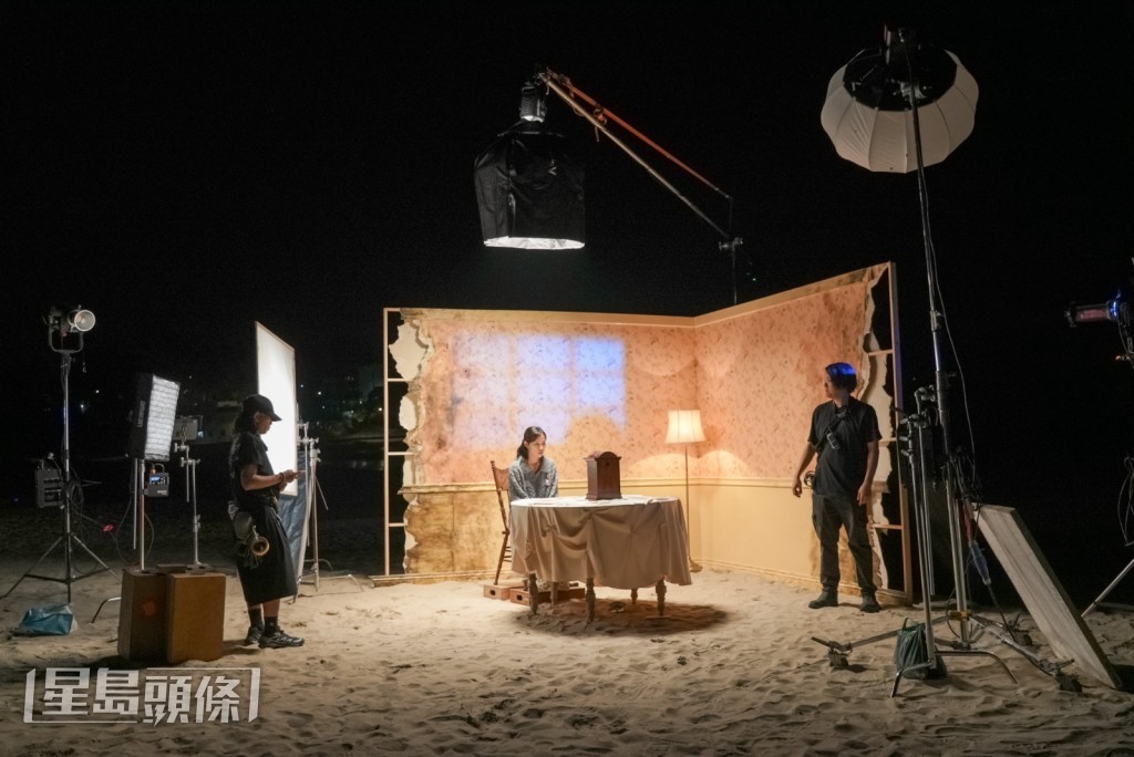 歌曲以苦戀為主題,希望透過歌曲為苦戀路上的人作鼓勵。 歌曲以苦戀為主題,希望透過歌曲為苦戀路上的人作鼓勵。