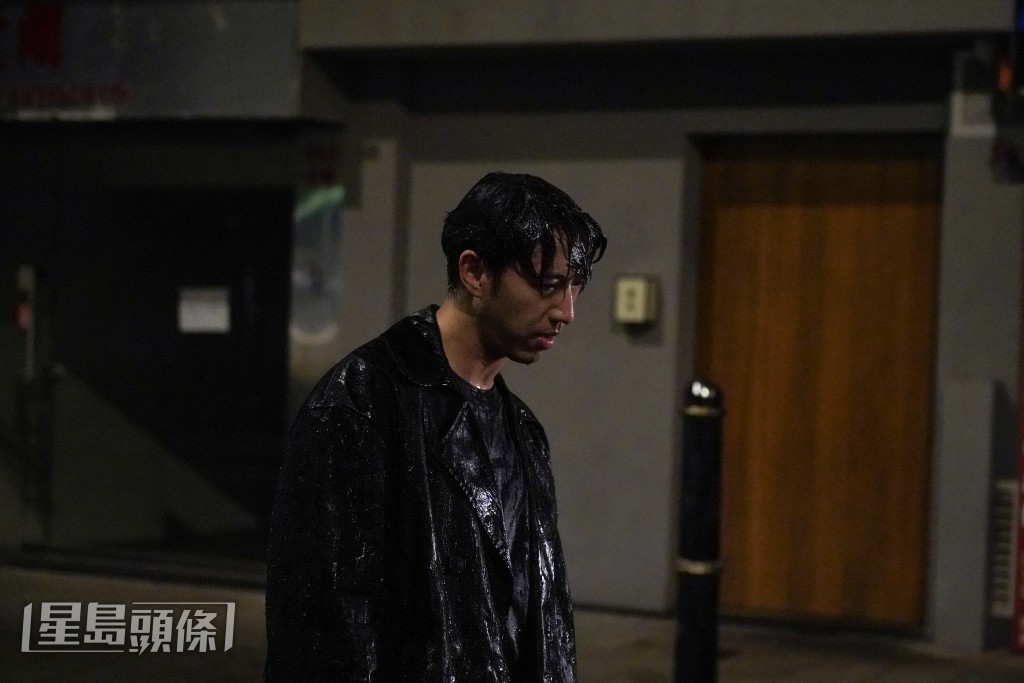 Jay坦言好想試被雨淋濕。