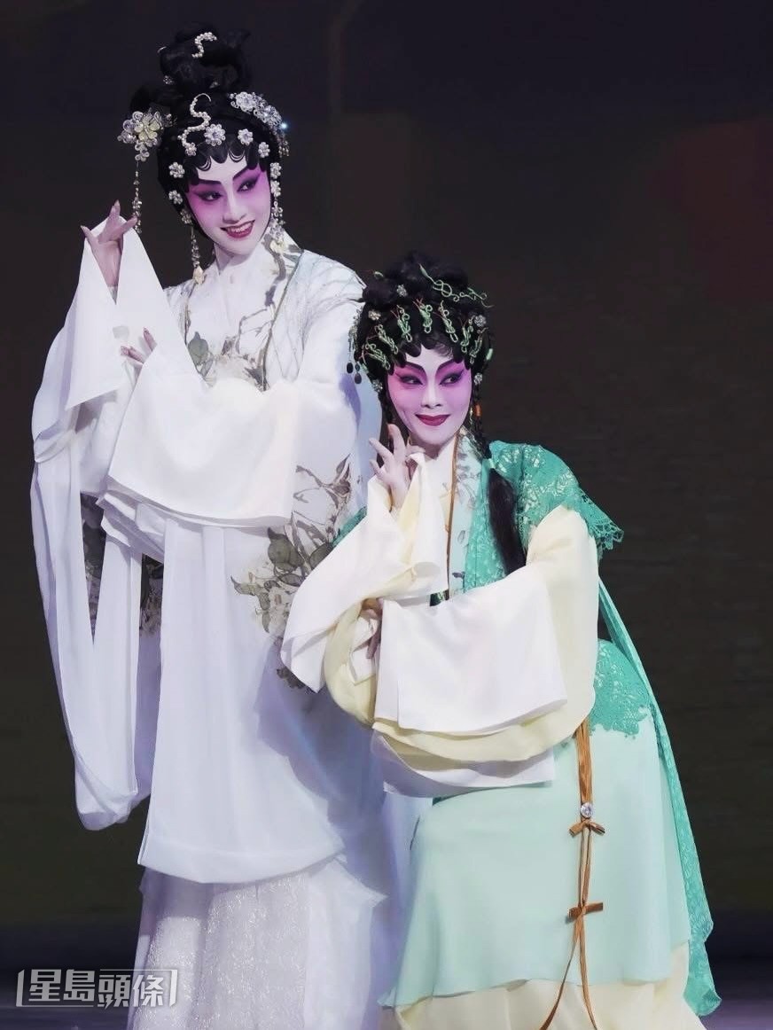 梁非同(左)饰演的白娘子好有神韵。