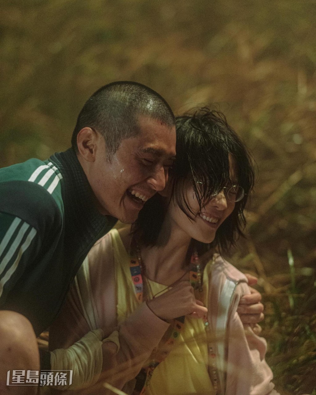 片中有不少情緒戲,二人都放盡去演,笑言都渴望聽到導演講good take。 片中有不少情緒戲,二人都放盡去演,笑言都渴望聽到導演講good take。