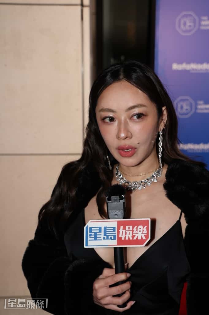 她也希望自己可以生B,但要先搵一個男朋友。 她也希望自己可以生B,但要先搵一個男朋友。