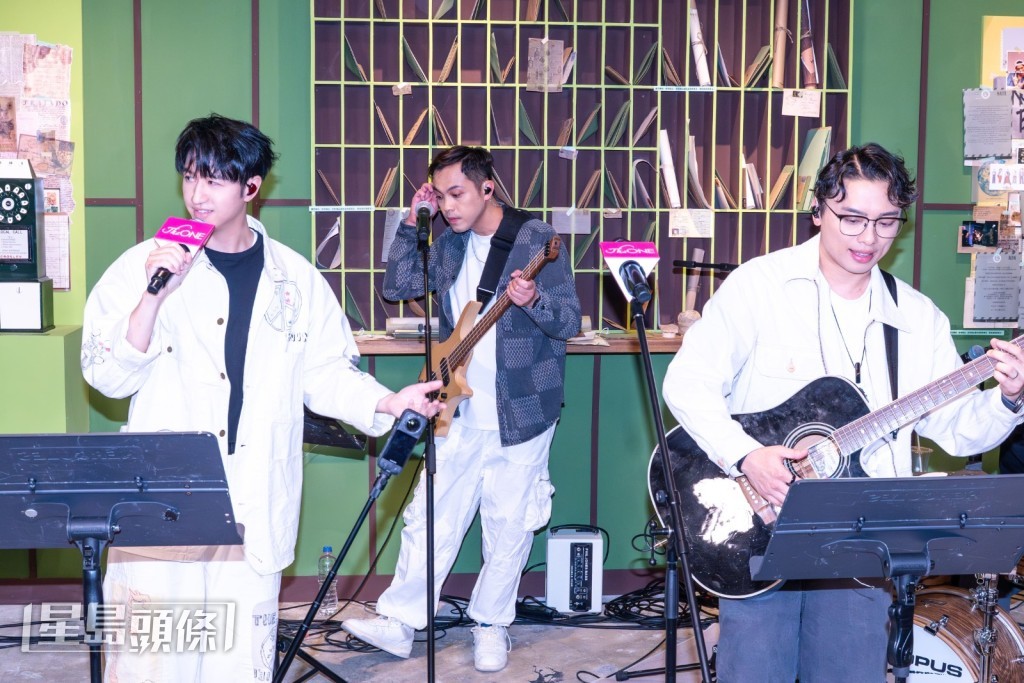 他們都是Cold Play歌迷，早前更同場追星睇演唱會。