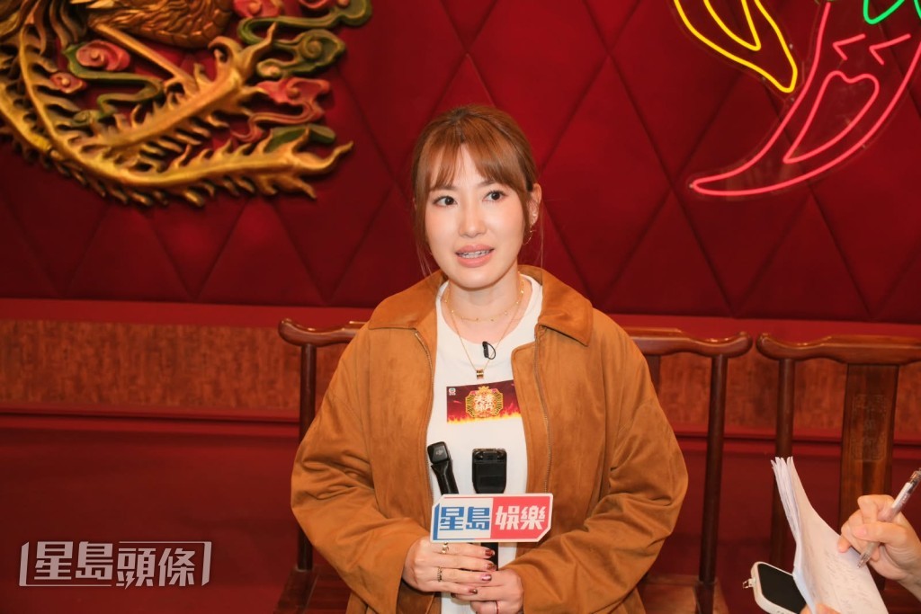 蔣家旻續說︰「我拍這類場面會好緊張,聽完導演講解覺得ok,現在效果幾好。」 蔣家旻續說︰「我拍這類場面會好緊張,聽完導演講解覺得ok,現在效果幾好。」