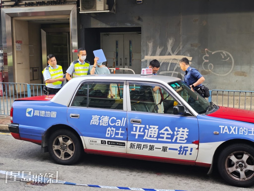 53歲李姓男司機(掩面者)未能通過測試,對氯胺酮毒品檢測呈陽性反應。 53歲李姓男司機(掩面者)未能通過測試,對氯胺酮毒品檢測呈陽性反應。