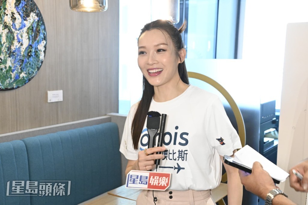 中秋節剛過,李佳芯表示與家人食飯過節。 中秋節剛過,李佳芯表示與家人食飯過節。