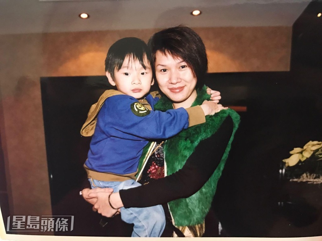 崔加寶說Dave小時候像一塊海綿，會靜靜聽媽媽訓話，吸收大人教導的東西。 