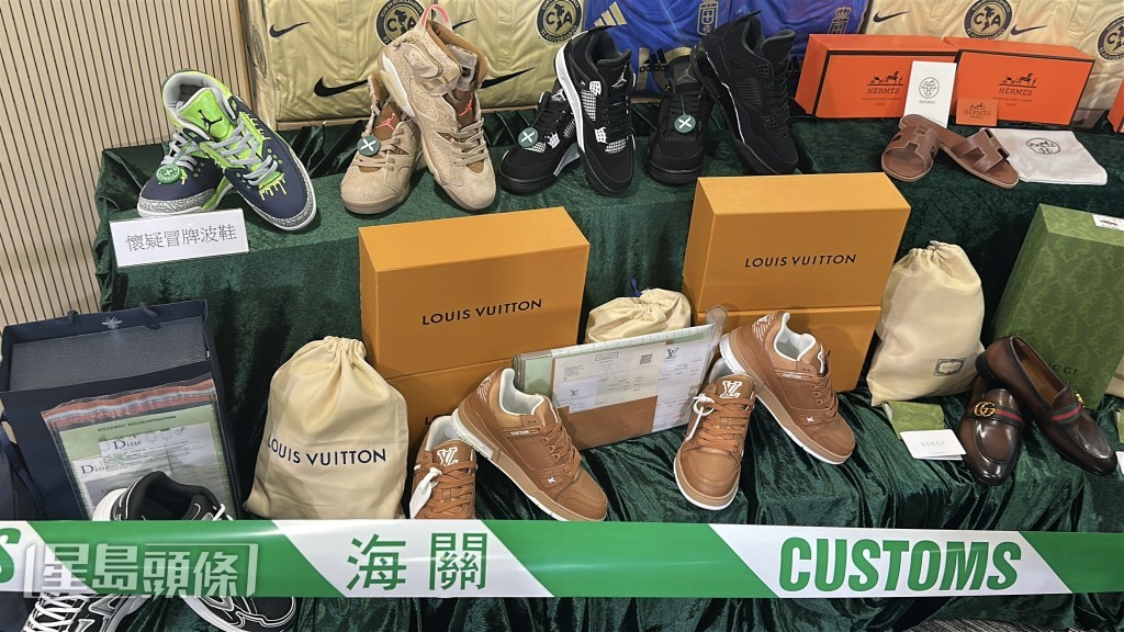 海關檢獲的貨物。劉漢權攝 海關檢獲的貨物。劉漢權攝
