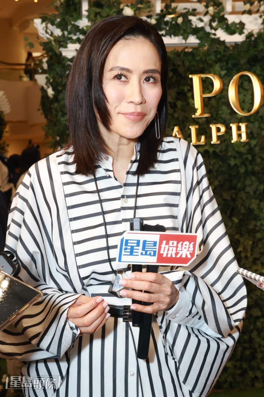 當年也曾跟商天娥傳不和的宣萱亦封咀表示不回應。 當年也曾跟商天娥傳不和的宣萱亦封咀表示不回應。