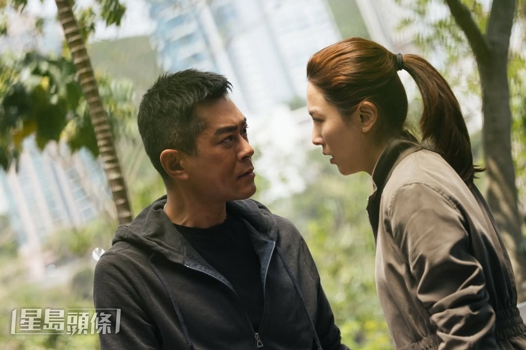 王敏奕與古天樂合作的電影《惡行之外》亦有精彩演出。 王敏奕與古天樂合作的電影《惡行之外》亦有精彩演出。