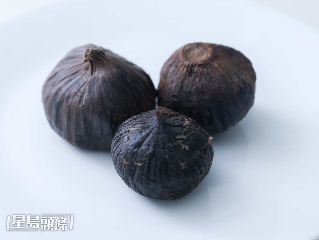 黑蒜可用来烹调菜式。