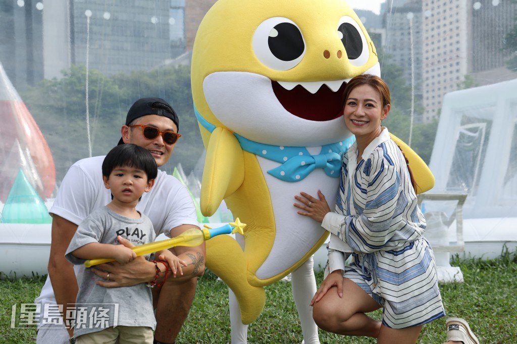 江若琳指囝囝是I人見人多容易喊,個性是似老公。 江若琳指囝囝是I人見人多容易喊,個性是似老公。