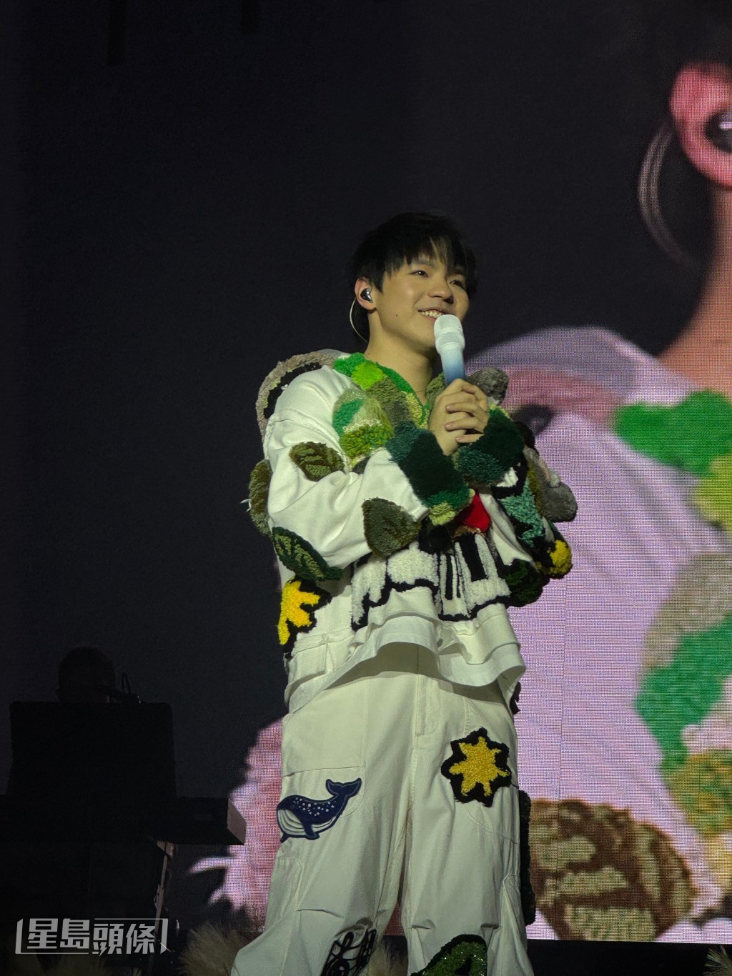 Ian演唱會仍以「Tears」為主題，run down大致上與香港場相同。