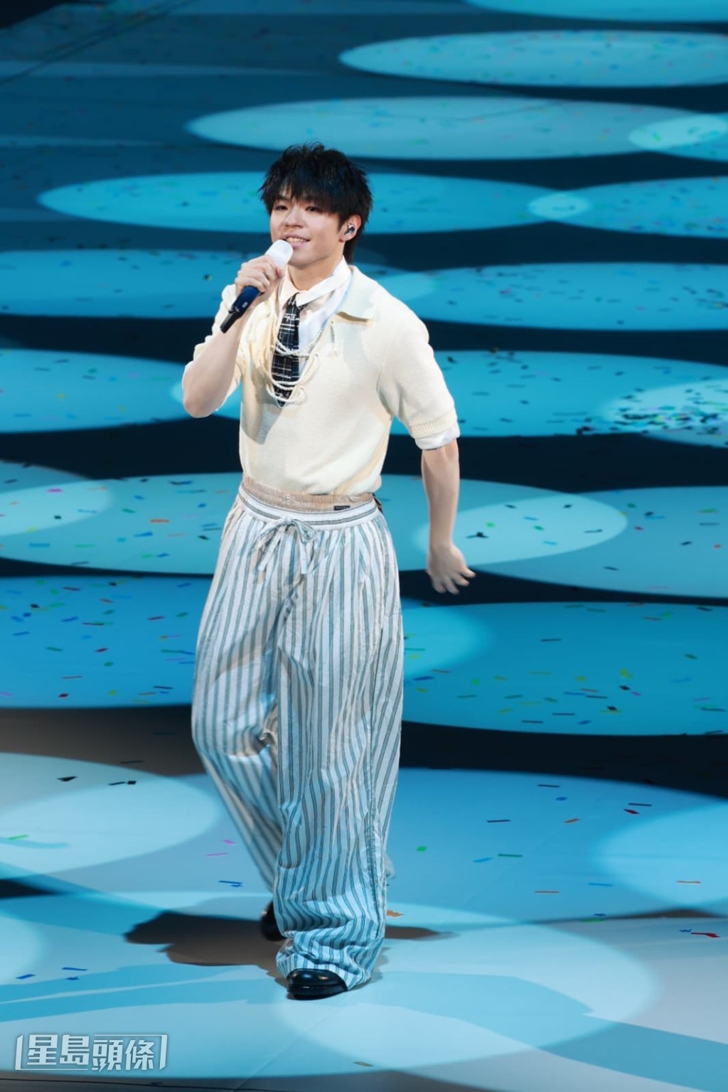 演唱會最後在23:23分完結，完美呼應「23約」。