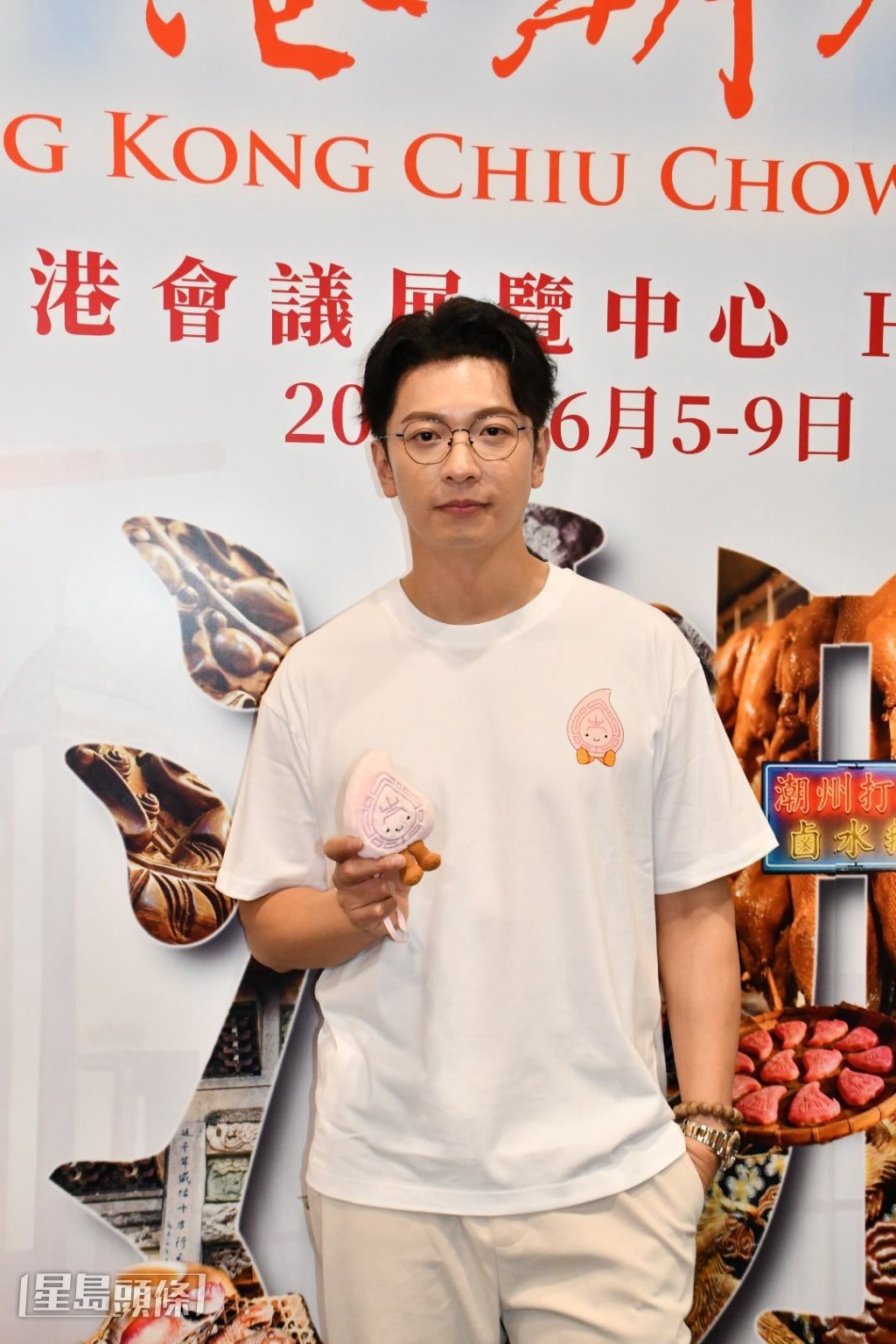 高鈞賢現主力在內地發展，一個月前於深圳開了一間咖啡清吧。