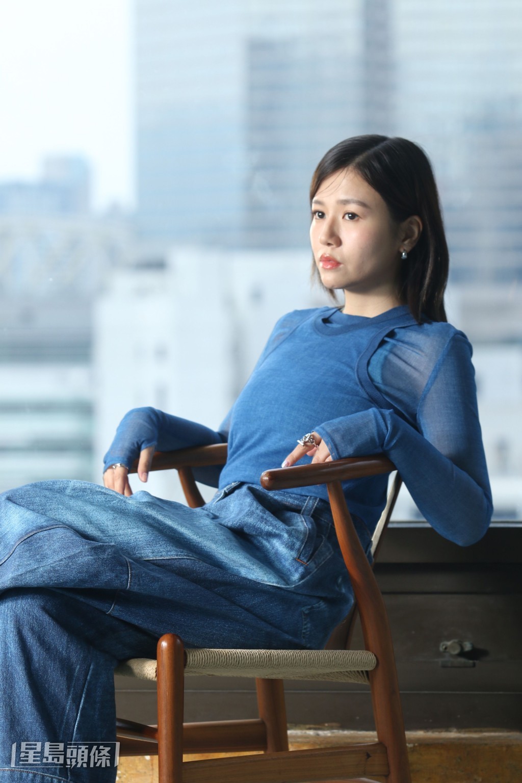 杨偲泳指凌文龙、陈湛文、林子杰是学院派，分析剧本有系统。她遇到看不懂的地方，就问拍档。
