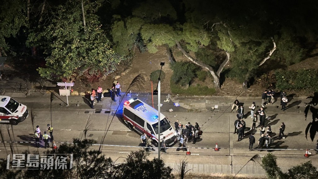 大批警員到場調查，氣氛緊張。蔡楚輝攝