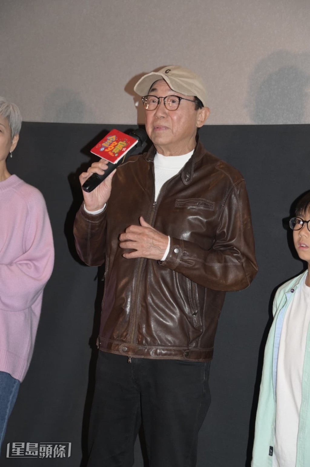 許冠文亦指若日後寫好劇本,希望能夠再與金燕玲和鍾雪瑩合作。 許冠文亦指若日後寫好劇本,希望能夠再與金燕玲和鍾雪瑩合作。