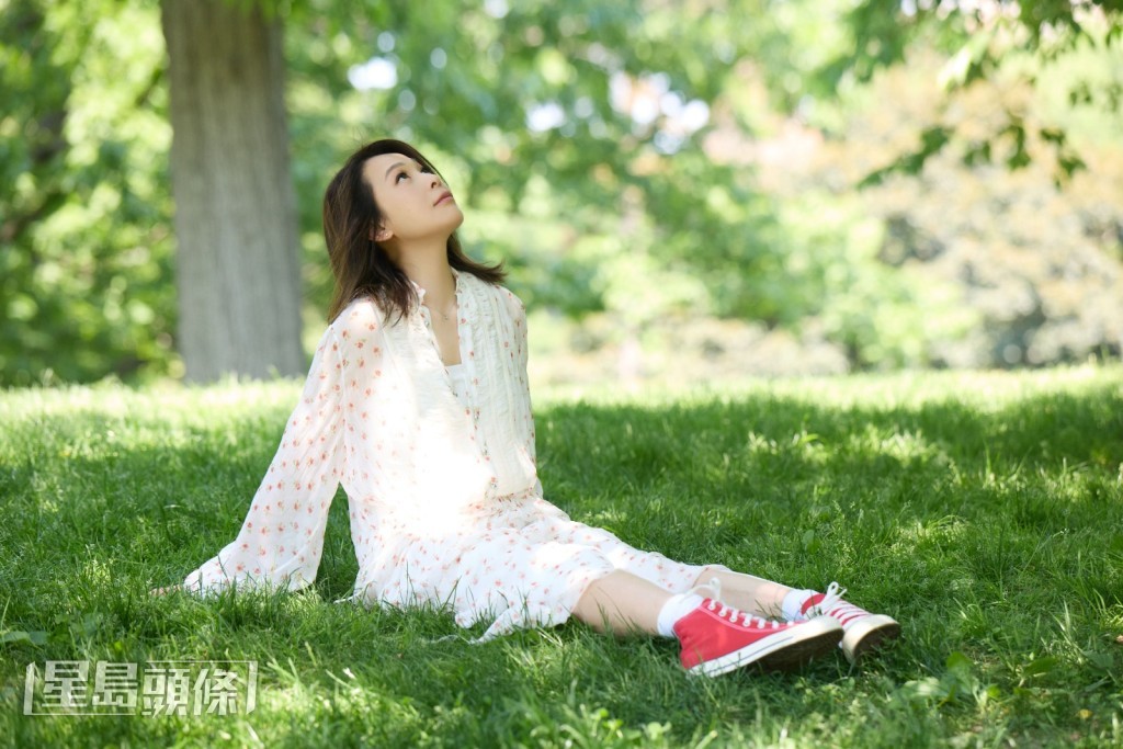 新曲MV正是在春天的紐約拍攝。