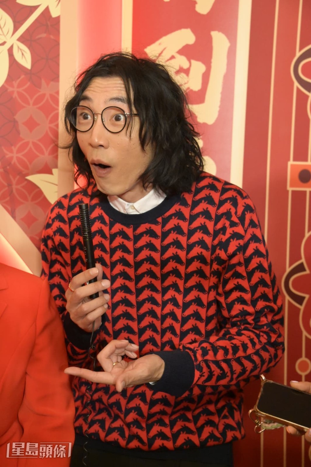 農夫笑指麥玲玲應該要出Solo歌。
