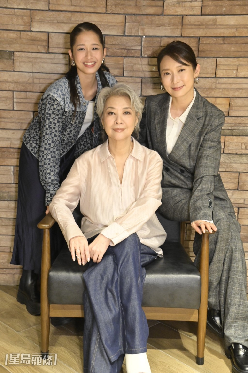 周家怡、金燕玲、楊雅文主演的電影《媽樣年華》即將上映。 周家怡、金燕玲、楊雅文主演的電影《媽樣年華》即將上映。