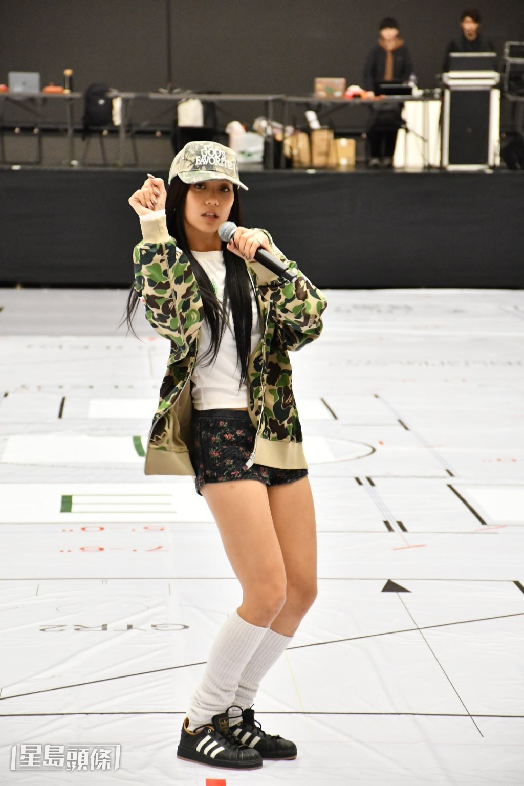 由於舞台大量機關，JACE被爸爸提醒要小心。