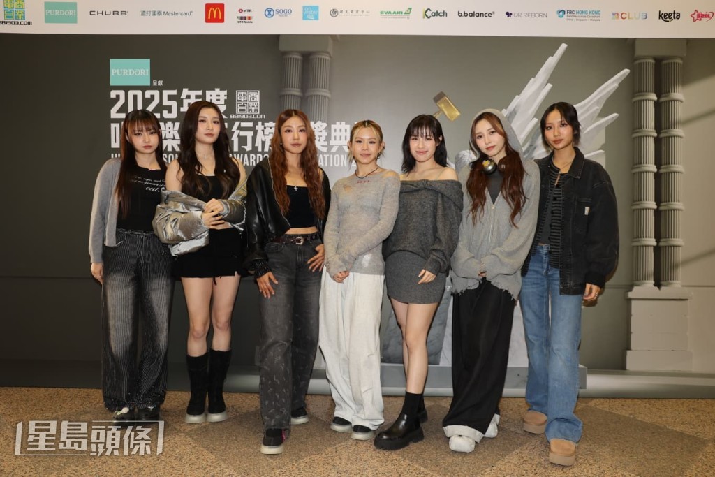 女團COLLAR今日（8日）上商台接受節目《叱咤樂壇》訪問。