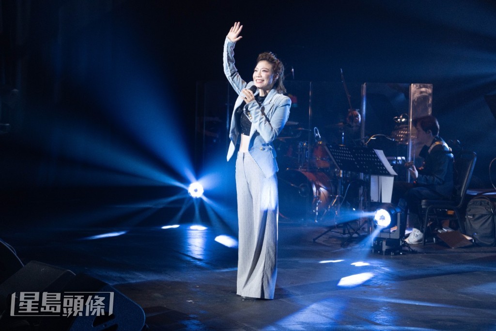 她表示早前到台北錄製這首新歌，蕭煌奇老師更擔任歌曲製作人。
