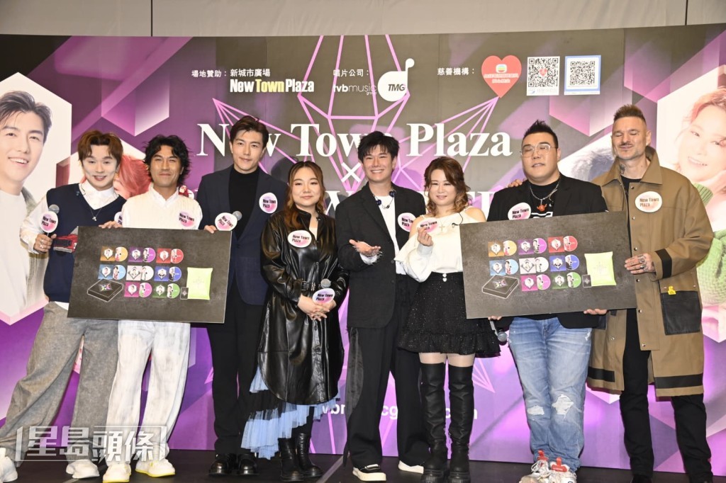 黃博、張與辰、劉洋、李金凱、趙浚承、占士丁丁、陳芷盈及王鄭浚仁一齊到《8IGHT WONDERS簽唱會》。 黃博、張與辰、劉洋、李金凱、趙浚承、占士丁丁、陳芷盈及王鄭浚仁一齊到《8IGHT WONDERS簽唱會》。