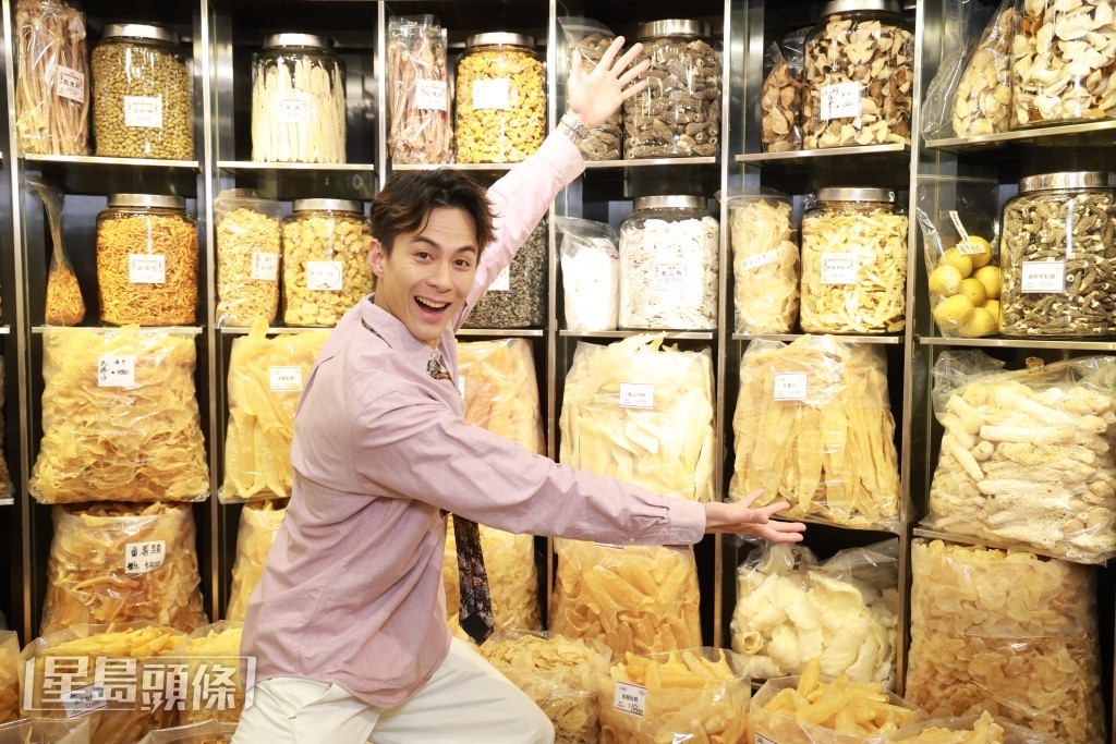 由加拿大回流香港的朱鑑然，坦言始終最鍾意香港的農曆年氣氛。