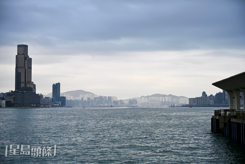 秋季整體更顯溫暖,平均氣溫26.5度、平均最低氣溫24.5度皆創同期歷史新高。 秋季整體更顯溫暖,平均氣溫26.5度、平均最低氣溫24.5度皆創同期歷史新高。