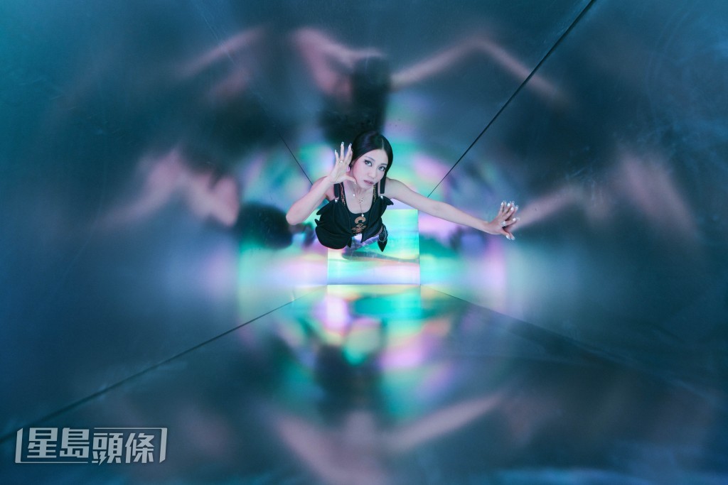 Sumling覺得出道雖然不長,但好似已經做了好多事情。 Sumling覺得出道雖然不長,但好似已經做了好多事情。