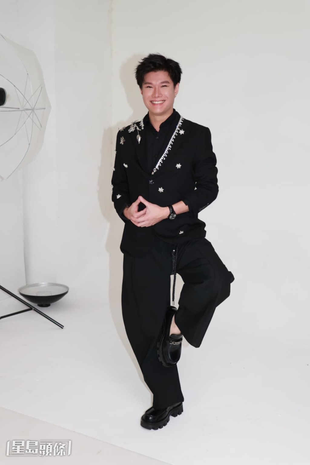 談到跨年演唱會，張與辰指編曲接近完成。