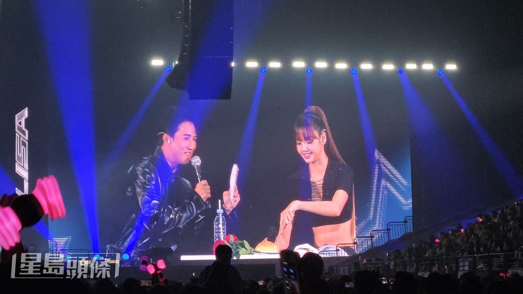 Lisa試食菠蘿包。（網上圖片）
