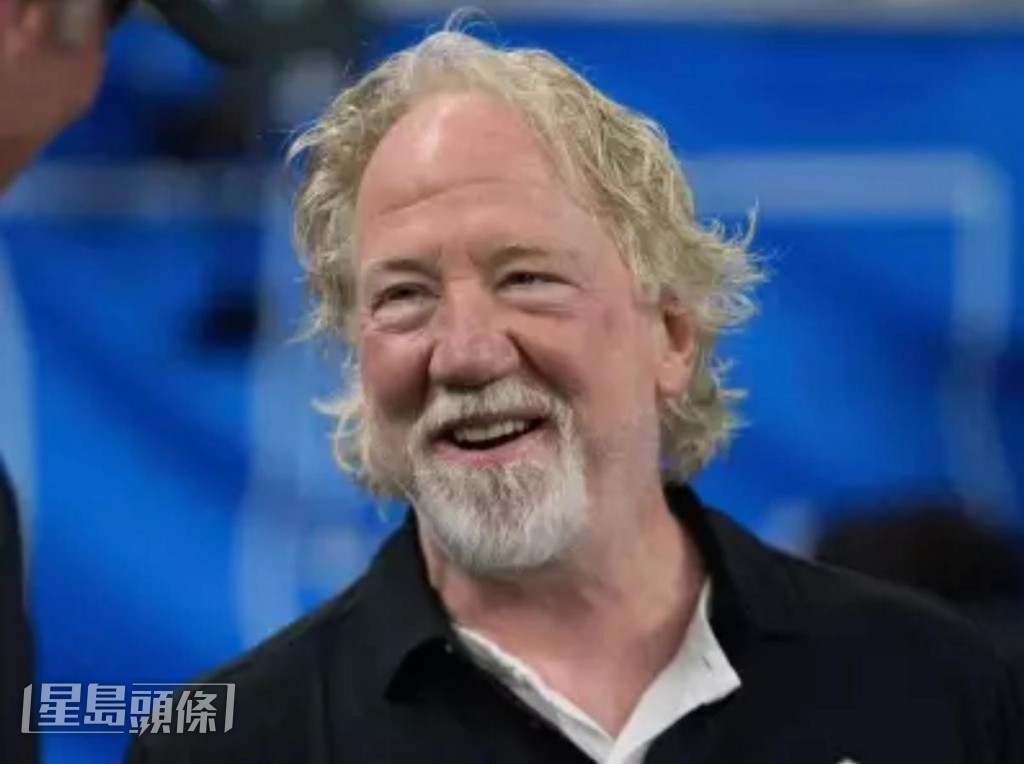 孩童稱在7歲及8歲時，多次被Timothy Busfield觸碰重要部位。