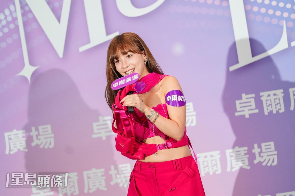 穎喬(Ziva)演唱了《驗傷 》和《酷愛》。 穎喬(Ziva)演唱了《驗傷 》和《酷愛》。