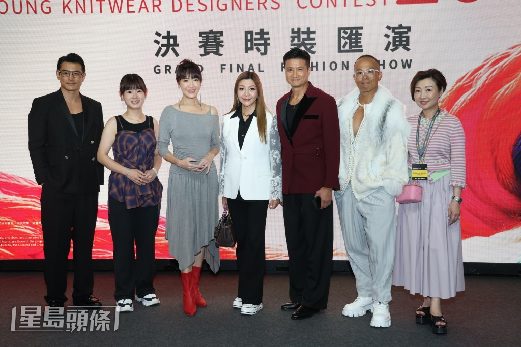 蔡加敏(左四)、向海嵐(左三)及黃長興(左一)等今晚（5日）到會展出席時裝匯演