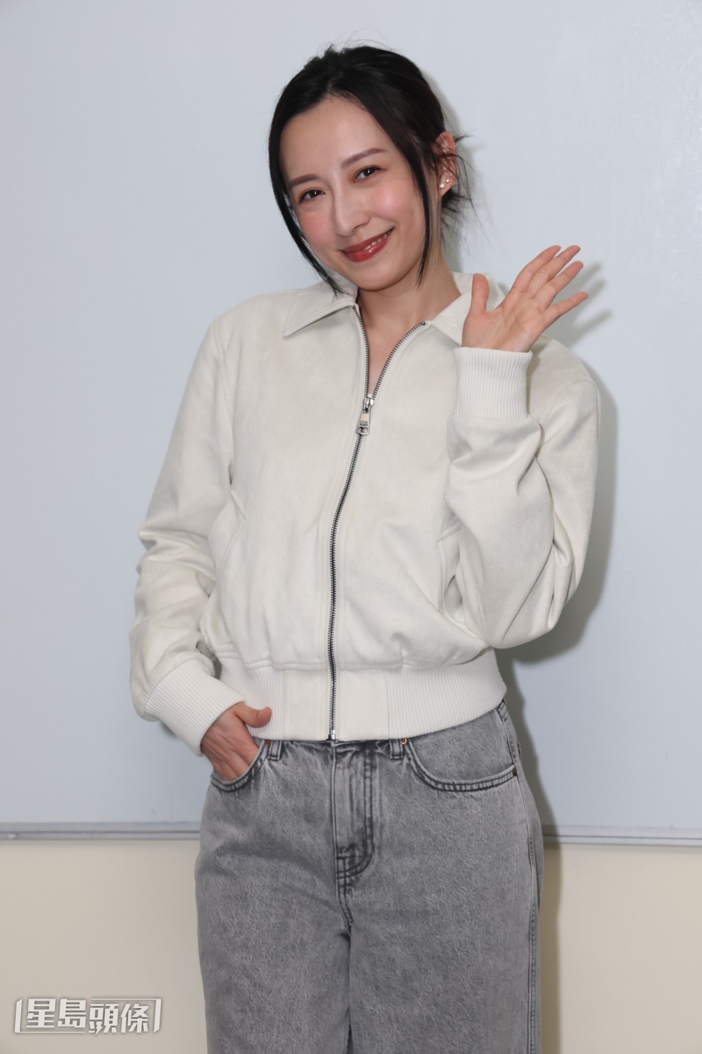 龔嘉欣表示因有多位台慶主持，各負責一小部份，所以自己能夠處理。